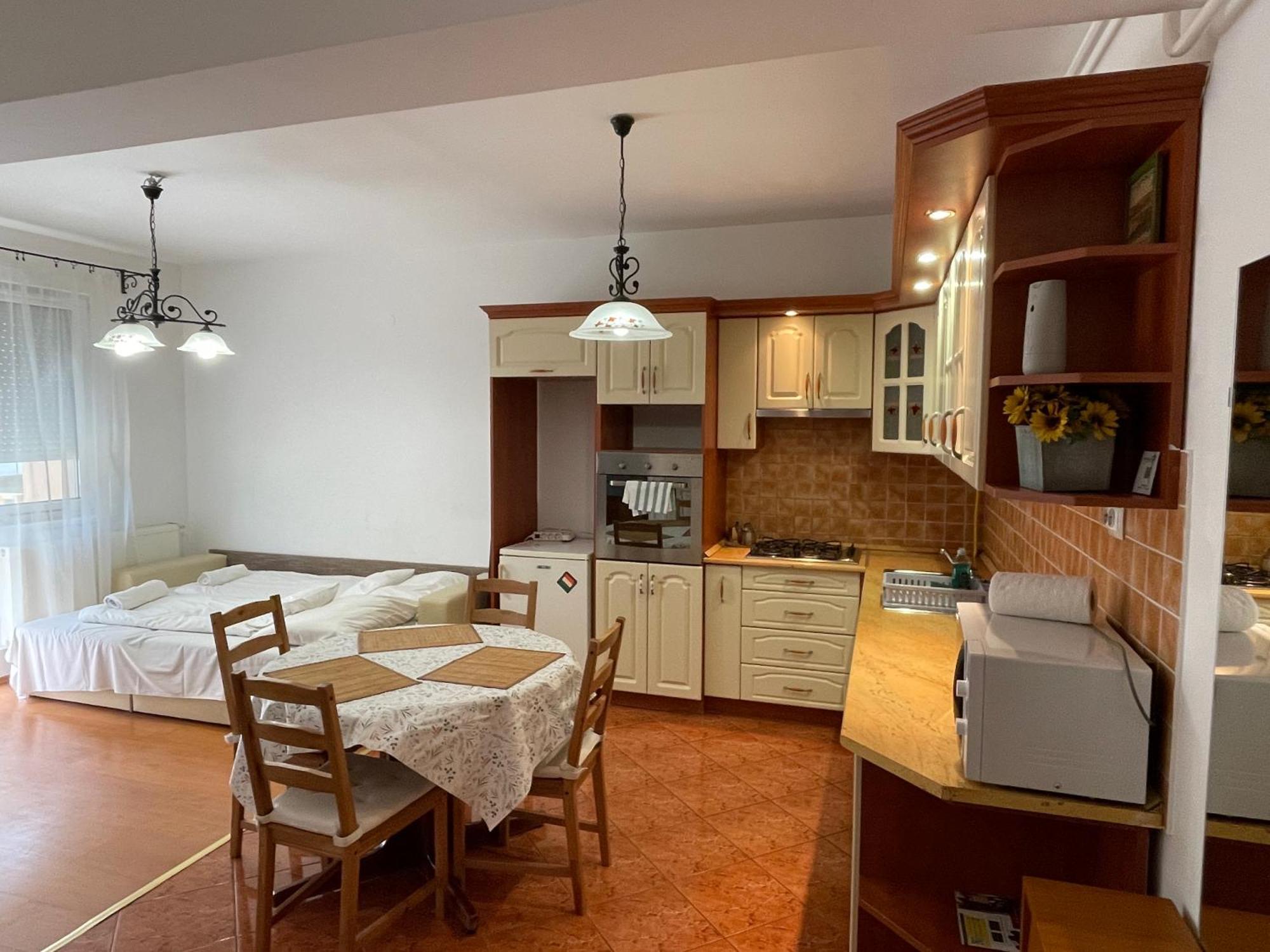 Zoli Apartmanok-Anita Koelcsey 34-36 Hajdúszoboszló Εξωτερικό φωτογραφία